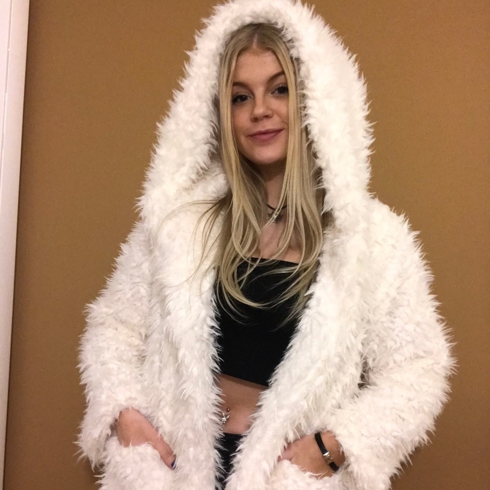 Forever 21 Luxe Bearcoat